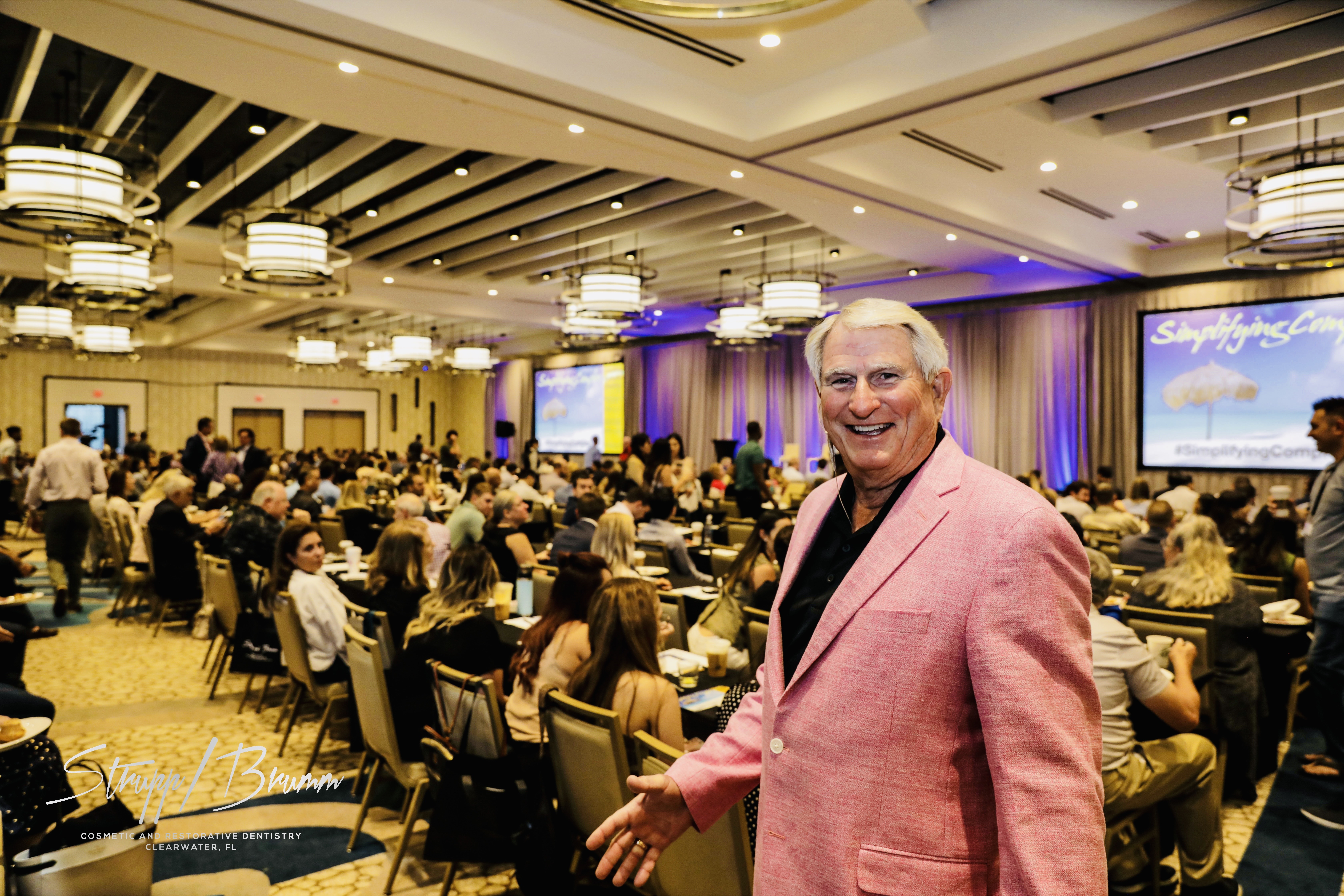 Seminar audience of dentists at a Strupp & Brumm continuing education course